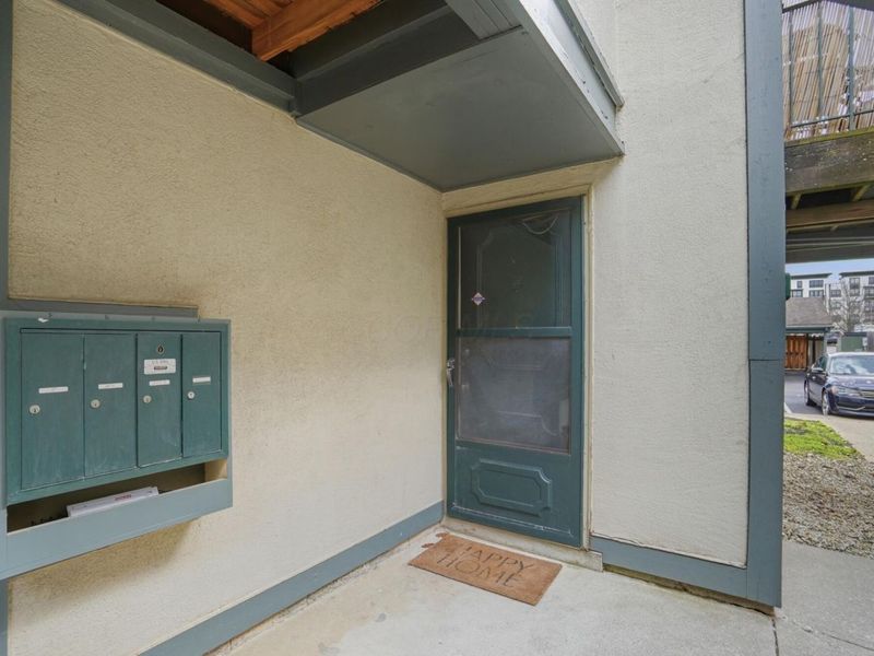 1094 Merrimar Circle S, Unit A, Columbus, OH 43220 Photo 3