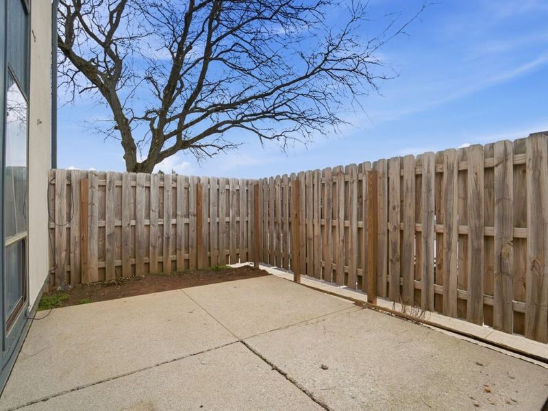 1094 Merrimar Circle S, Unit A, Columbus, OH 43220 Photo 33