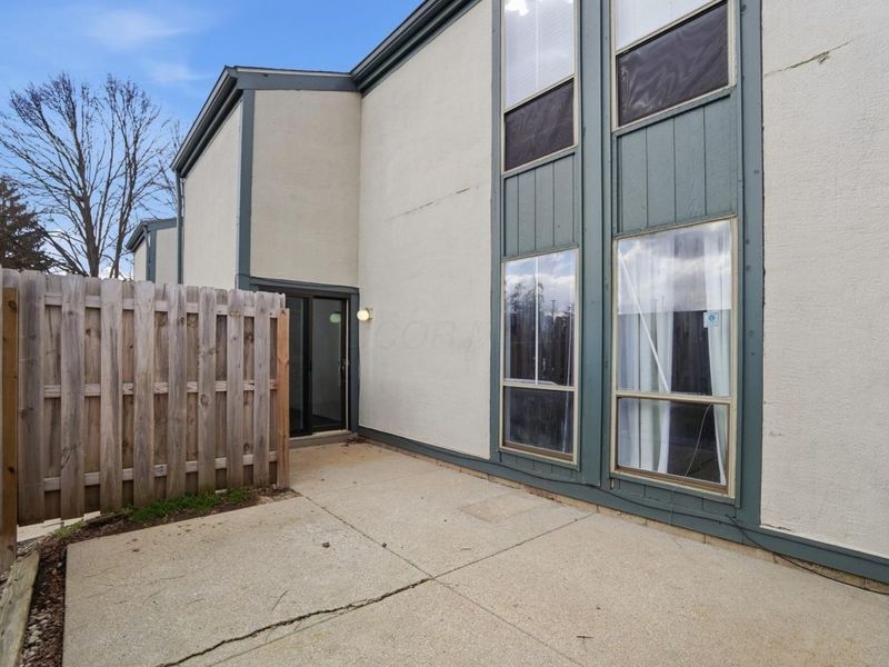 1094 Merrimar Circle S, Unit A, Columbus, OH 43220 Photo 35