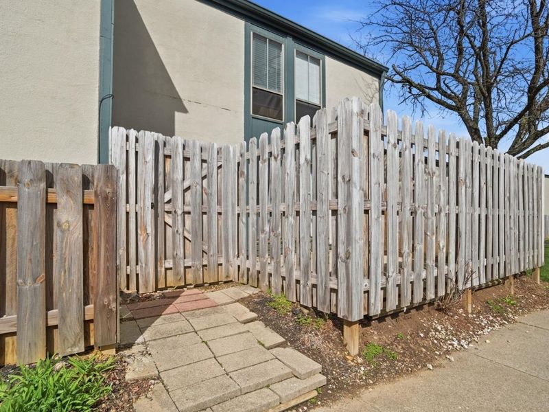 1094 Merrimar Circle S, Unit A, Columbus, OH 43220 Photo 37