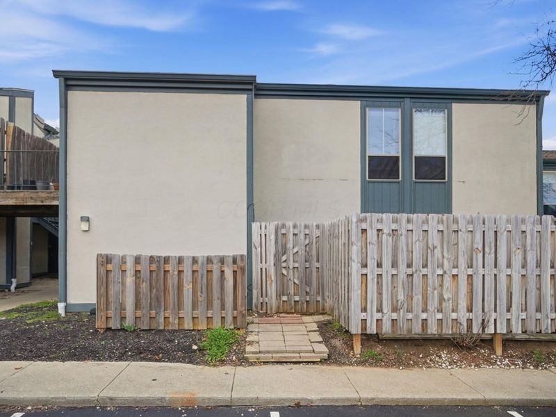 1094 Merrimar Circle S, Unit A, Columbus, OH 43220 Photo 40