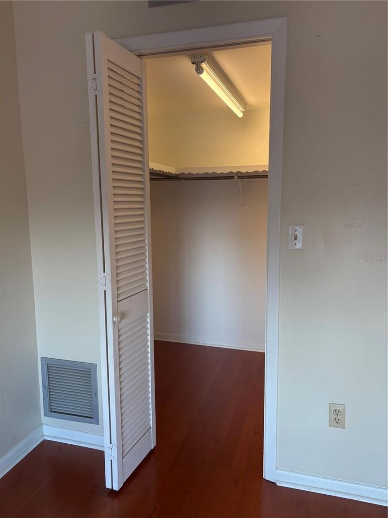 5220 Brittany Drive S, Unit 803, Saint Petersburg, FL 33715 Photo