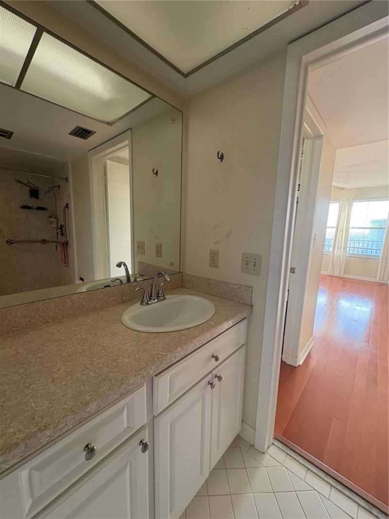 5220 Brittany Drive S, Unit 803, Saint Petersburg, FL 33715 Photo