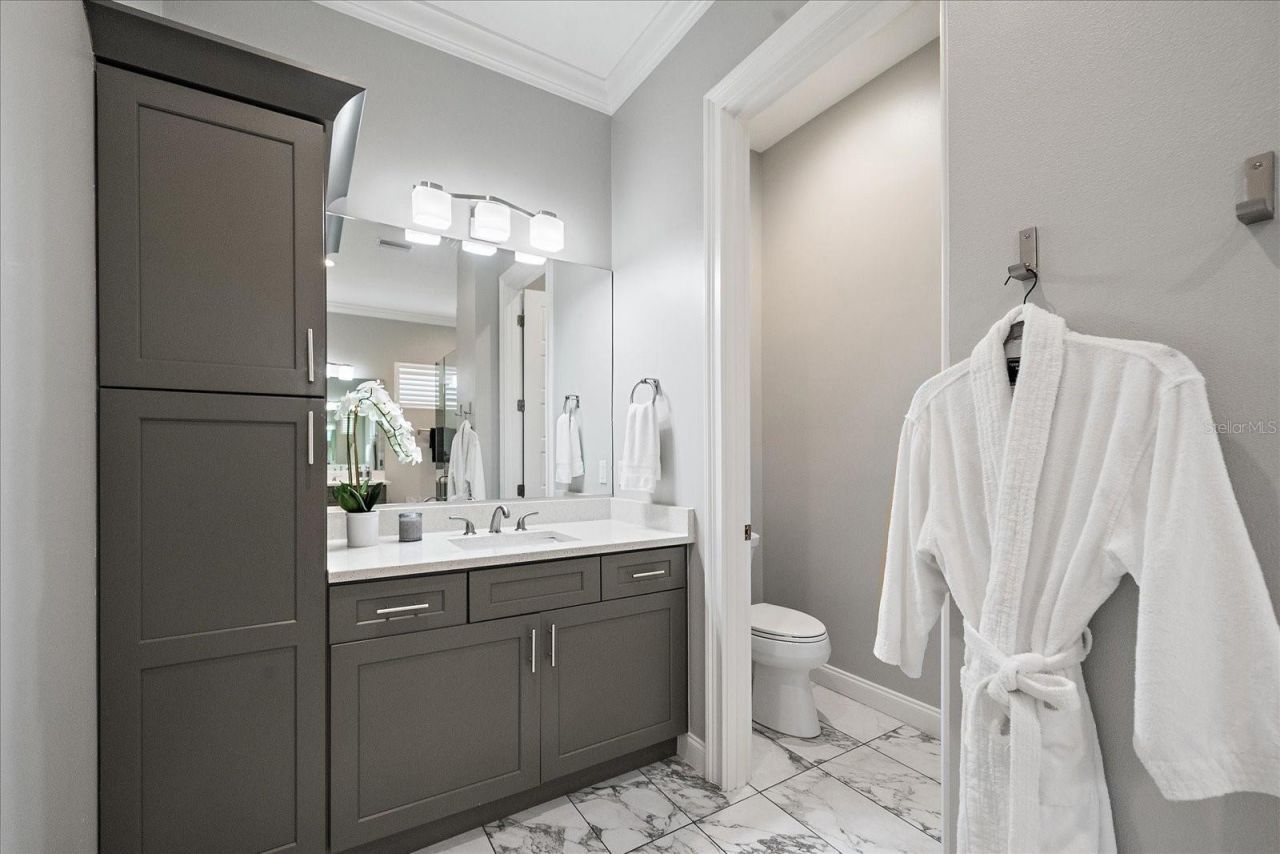 2207 Wisteria Street, Sarasota, FL 34239 Photo