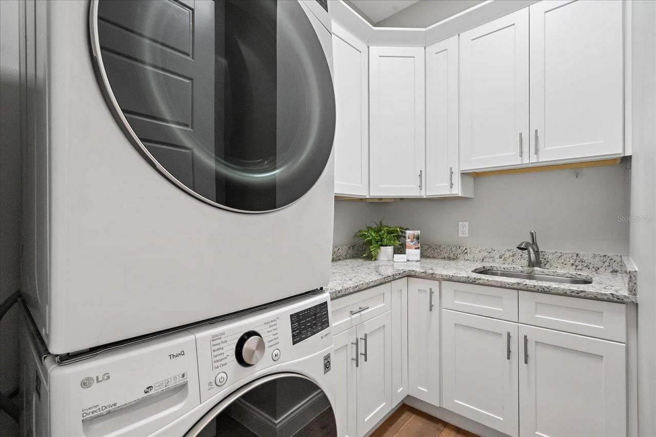 2207 Wisteria Street, Sarasota, FL 34239 Photo