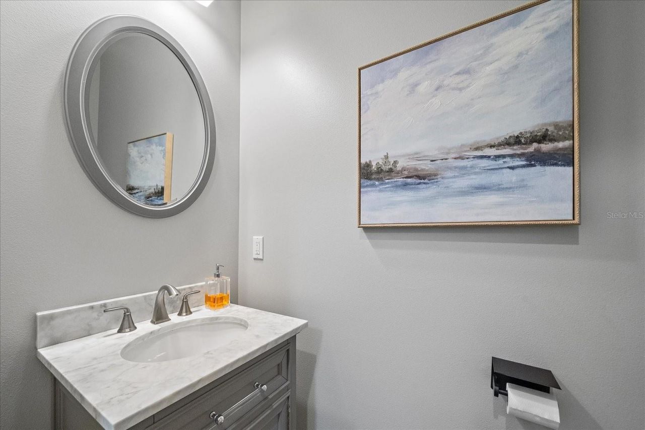 2207 Wisteria Street, Sarasota, FL 34239 Photo