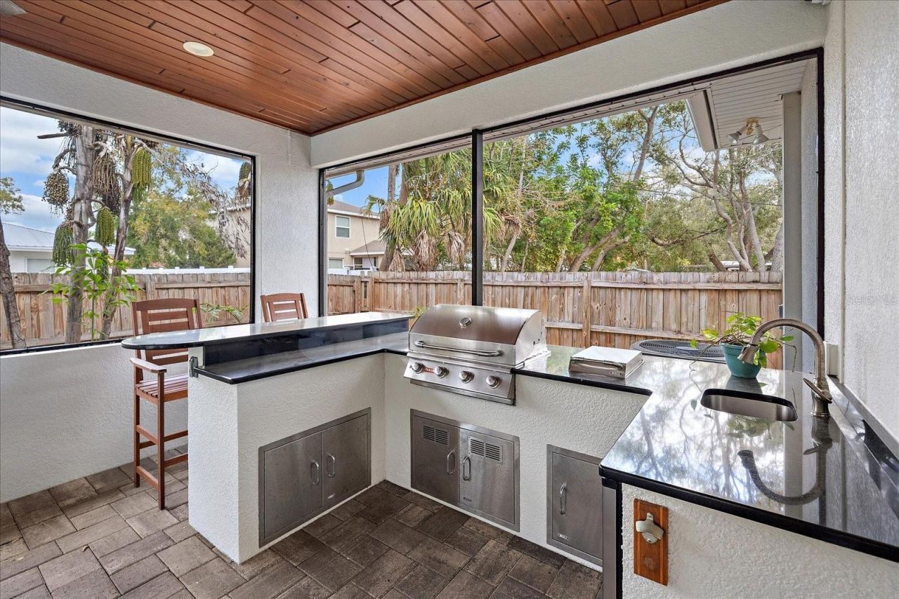 2207 Wisteria Street, Sarasota, FL 34239 Photo