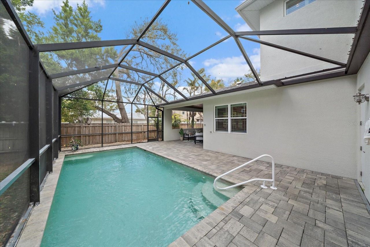 2207 Wisteria Street, Sarasota, FL 34239 Photo