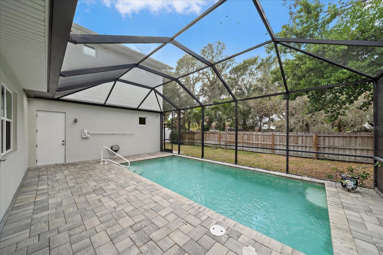 2207 Wisteria Street, Sarasota, FL 34239 Photo