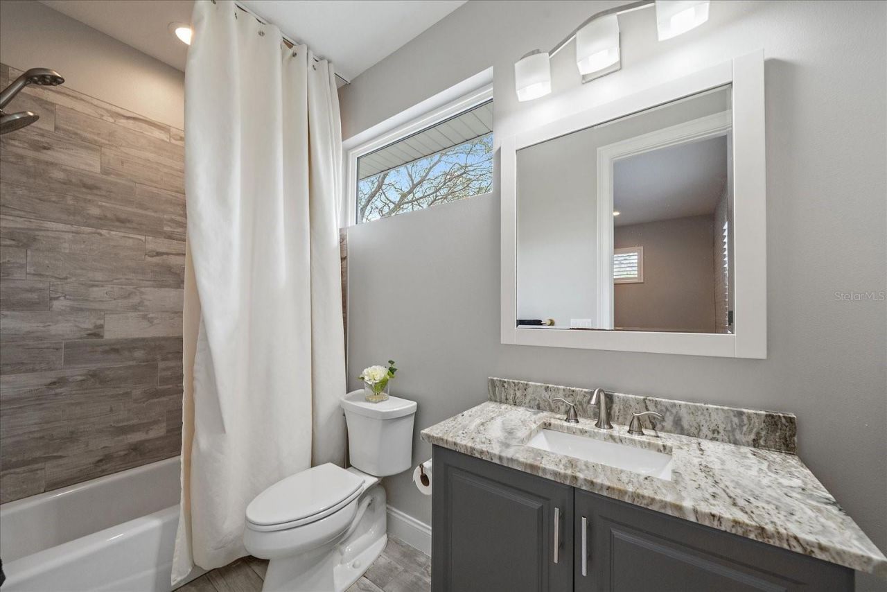 2207 Wisteria Street, Sarasota, FL 34239 Photo