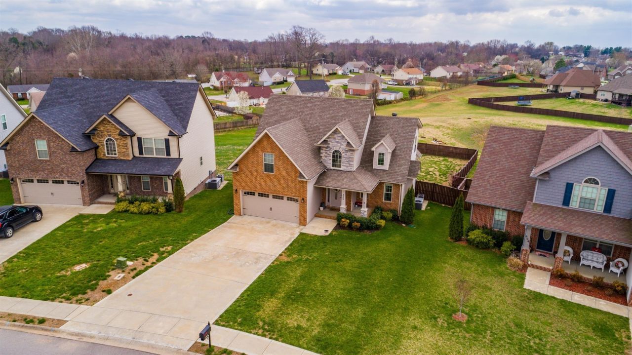 806 Carousel Ct, Clarksville, TN 37043 Main Photo