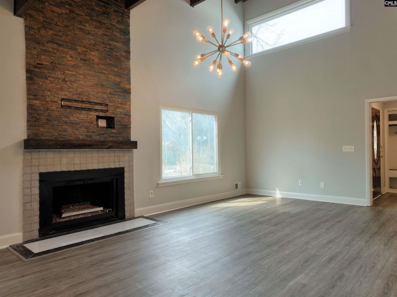 211 Shoreline Drive Photo 13