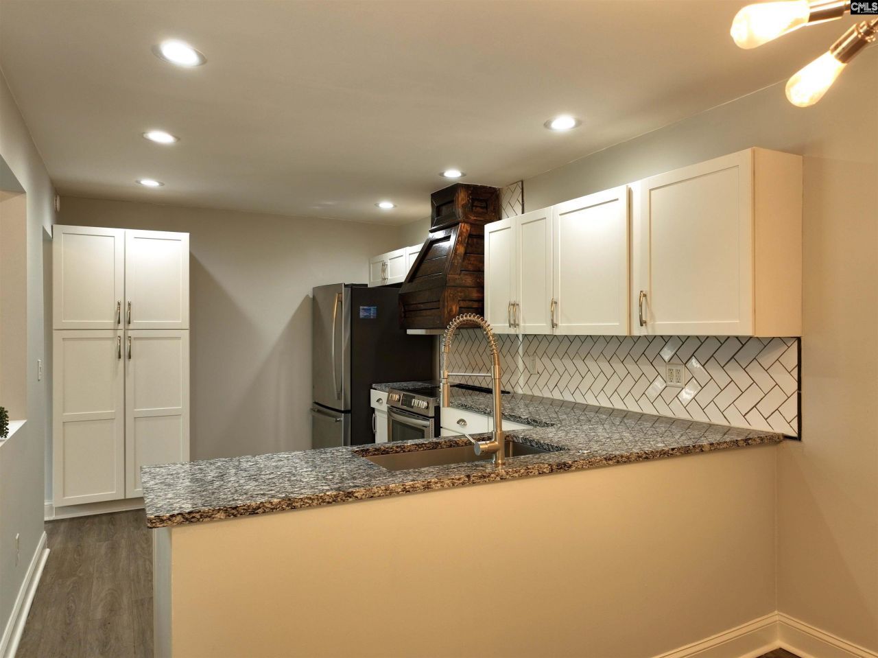 211 Shoreline Drive  Photo 13