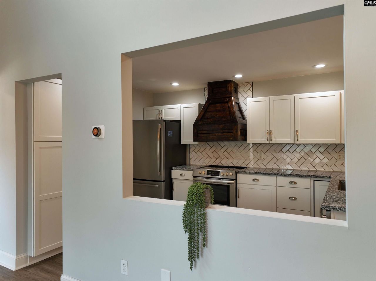 211 Shoreline Drive Photo 15