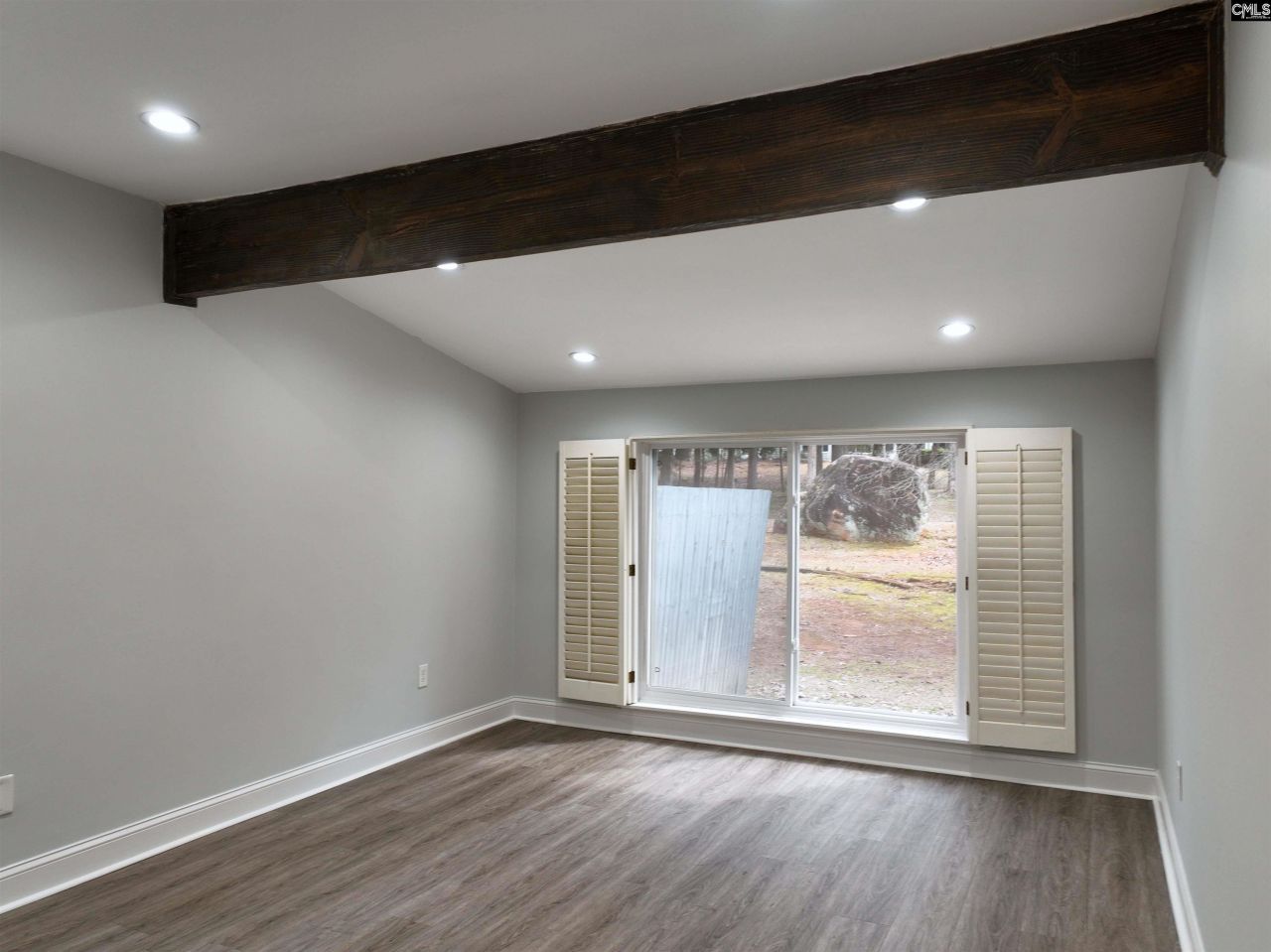 211 Shoreline Drive Photo 26