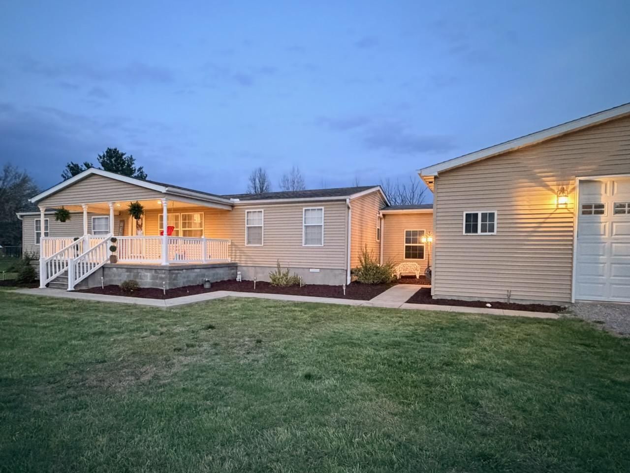 17362 N Idlewood Lane, Mount Vernon, IL 62864 Main Photo