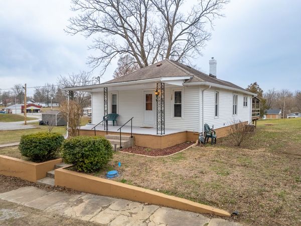 107 N Seminary Street, Creal Springs, IL 62922