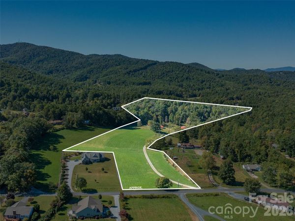 1050 Dale Road , Spruce Pine, NC 28777