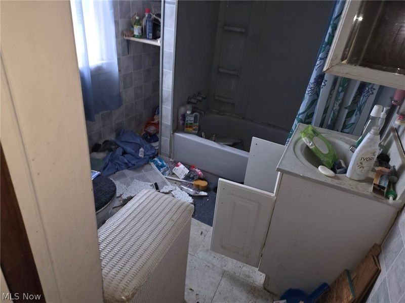 13607 Beaumont Avenue, Cleveland, OH 44112 Photo 20