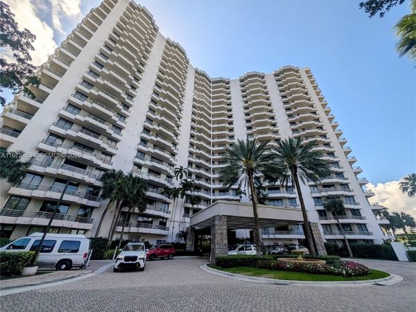 3300 NE 191st St, Unit 1208, Aventura, FL 33180