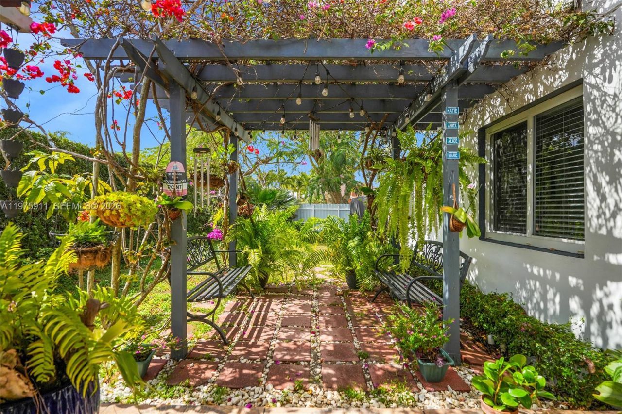 14360 SW 156th Ter , Miami, FL 33177 Photo