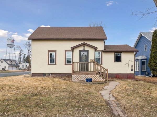 500 E 1st Street, Waconia, MN 55387