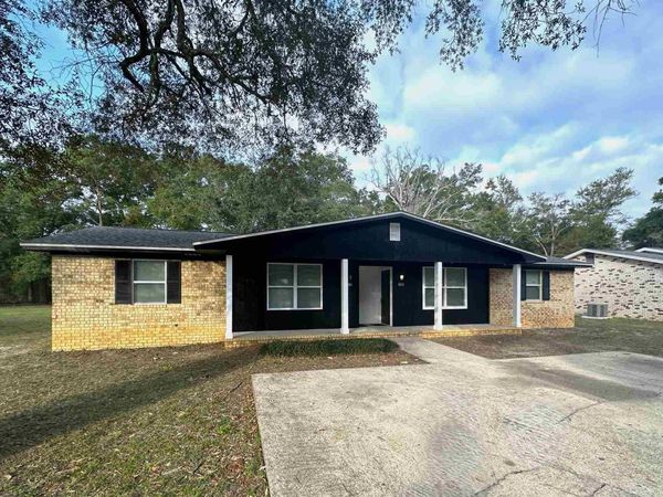8011 Kipling St, Pensacola, FL 32514