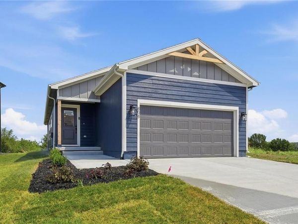 804 Glenn Circle, Raymore, MO 64083