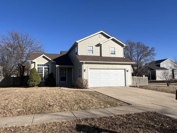 246 Homewood Drive, Bolingbrook, IL 60440