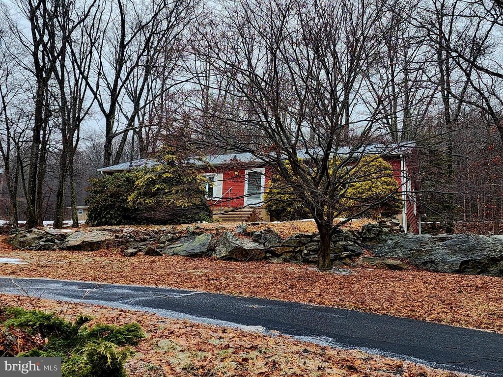 939 CONSTITUTION AVENUE , PEN ARGYL, PA 18072