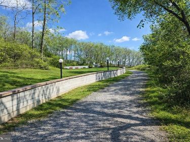 1815 WALNUT GROVE DRIVE , STATE COLLEGE, PA 16801