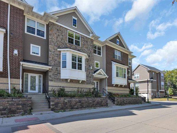 440 3rd Ave Apt 4, Coralville, IA 52241