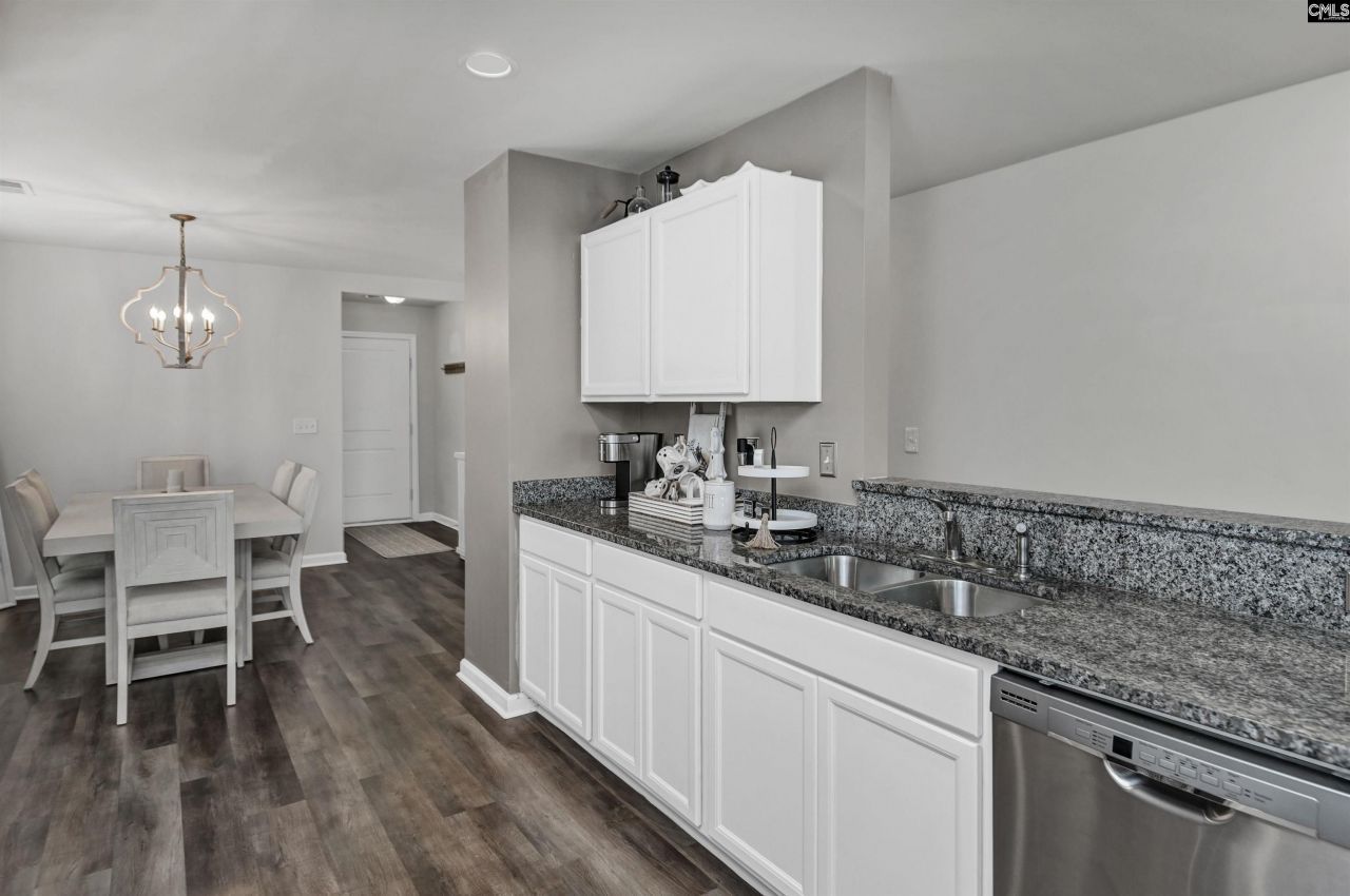 1916 Cold Rocks Way  Photo 12