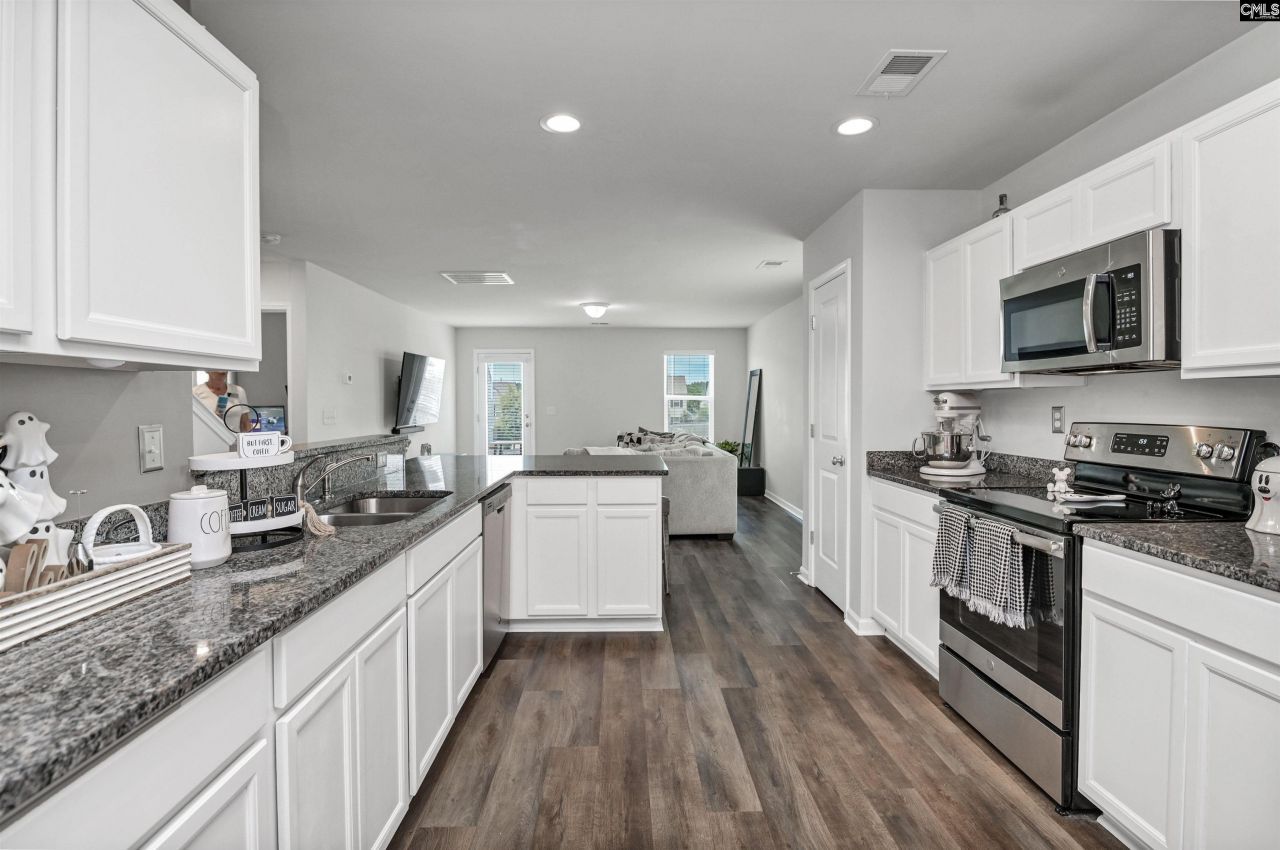 1916 Cold Rocks Way  Photo 7