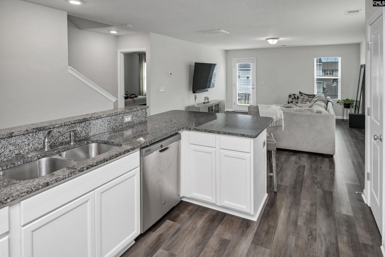 1916 Cold Rocks Way  Photo 8