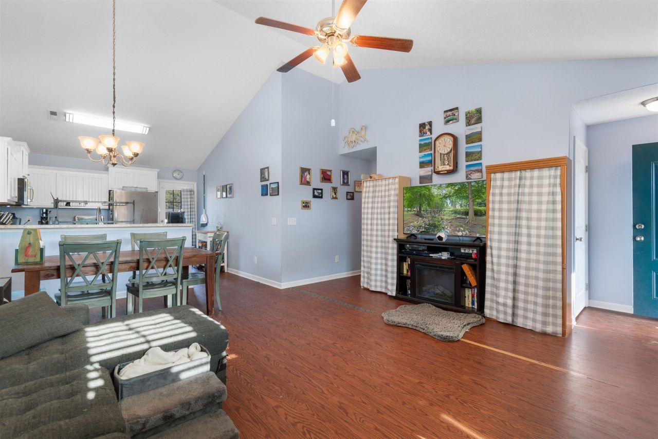 347 Beulah Circle  Photo 6