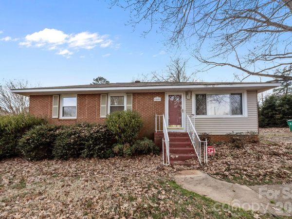 400 Sharview Circle, Charlotte, NC 28217