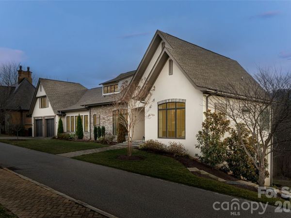 22 Snap Dragon Court, Asheville, NC 28804