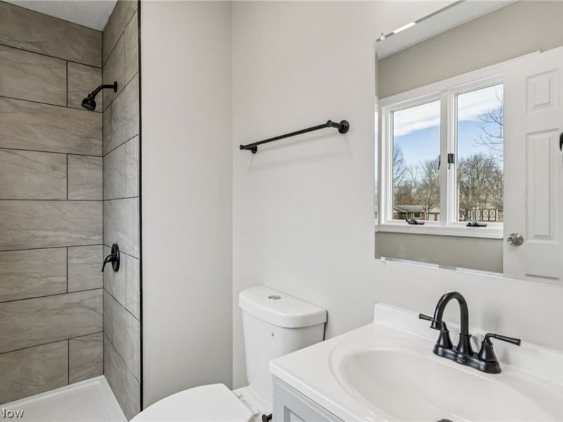 2829 Tibbetts Wick Road, Hubbard, OH 44425 Photo 15