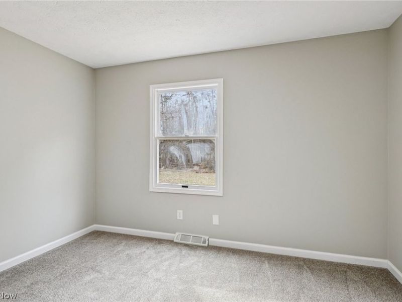 2829 Tibbetts Wick Road, Hubbard, OH 44425 Photo 18