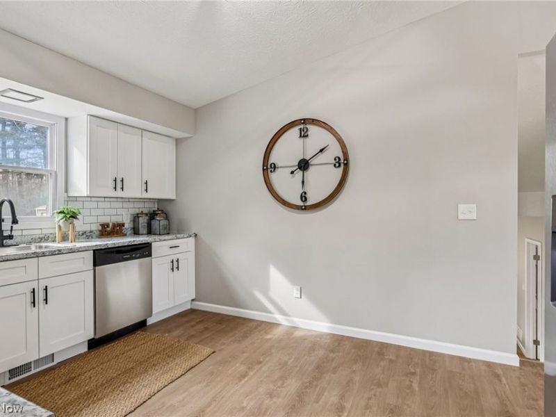 2829 Tibbetts Wick Road, Hubbard, OH 44425 Photo 5