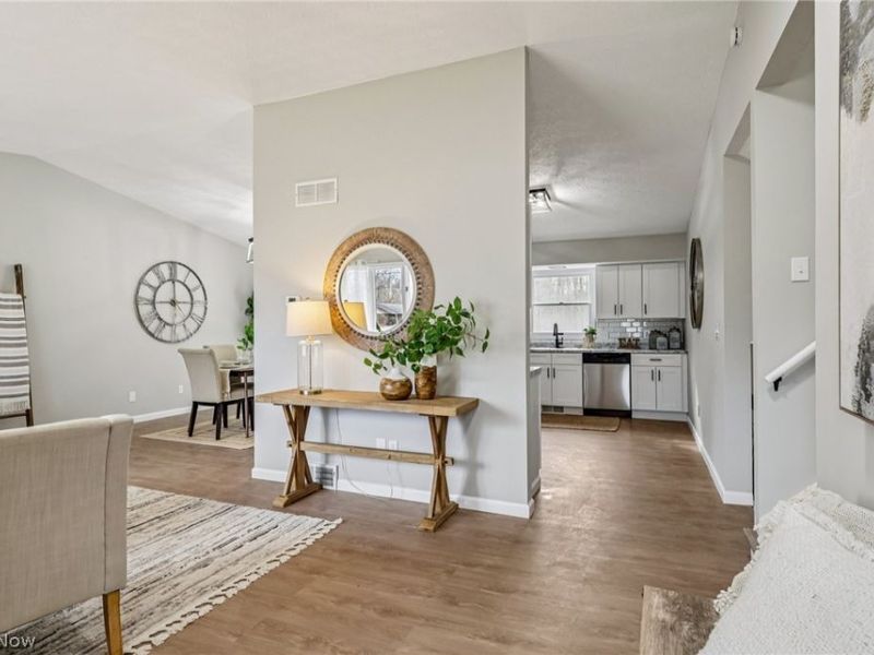 2829 Tibbetts Wick Road, Hubbard, OH 44425 Photo 7