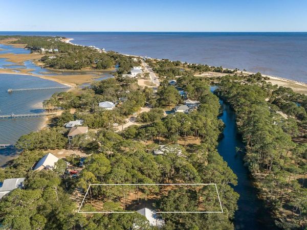 160 Harbor Circle , Alligator Point, FL