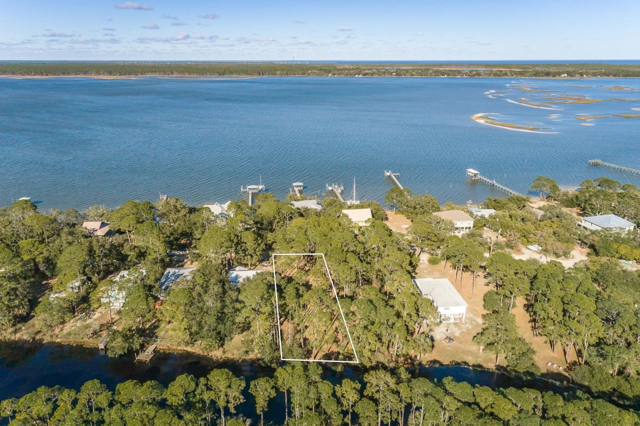 160 Harbor Circle, Alligator Point, FL 00000 Photo