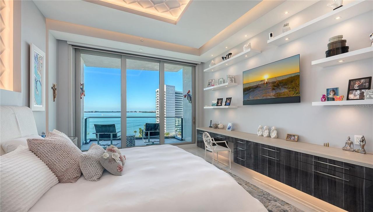 401 Quay  Commons, Unit 805, Sarasota, FL 34236 Photo