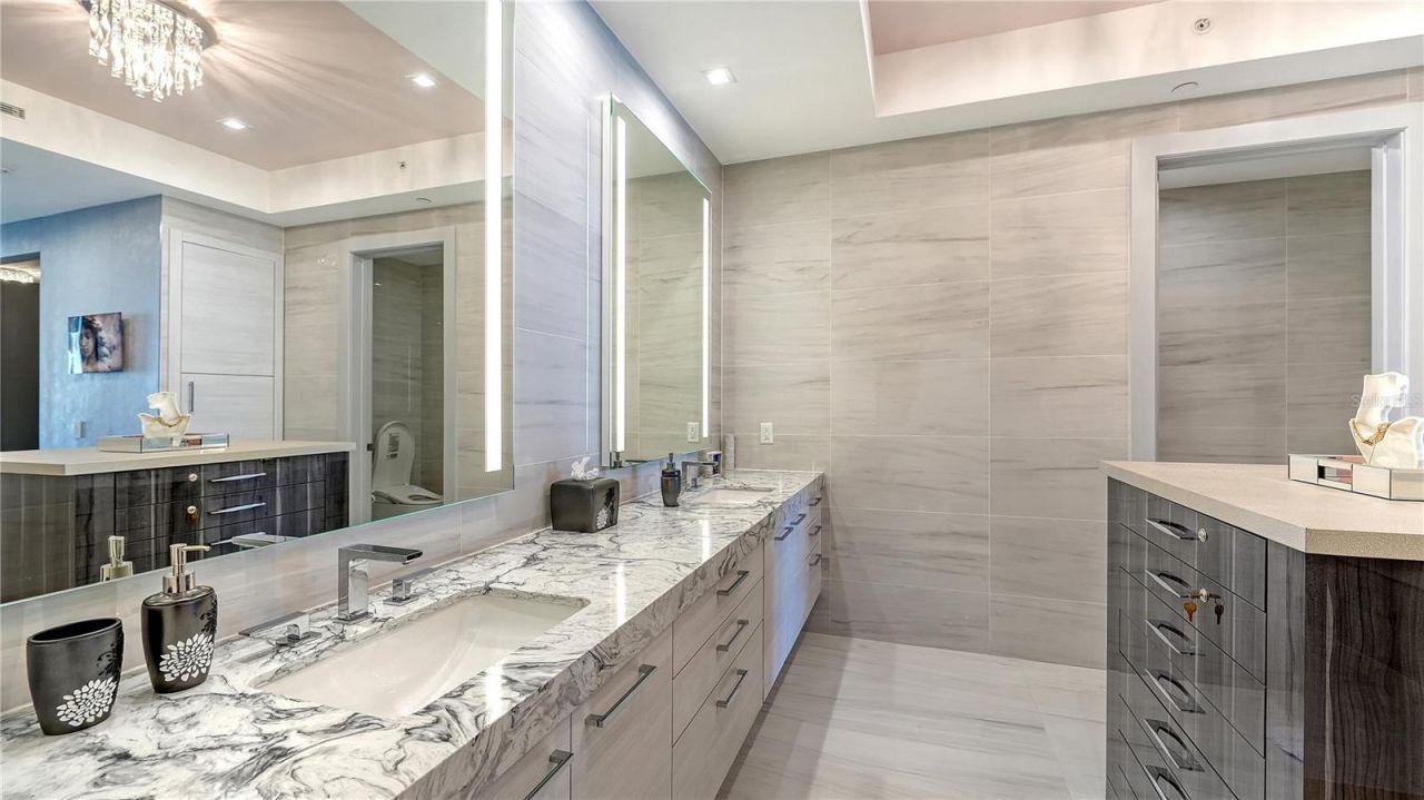 401 Quay  Commons, Unit 805, Sarasota, FL 34236 Photo