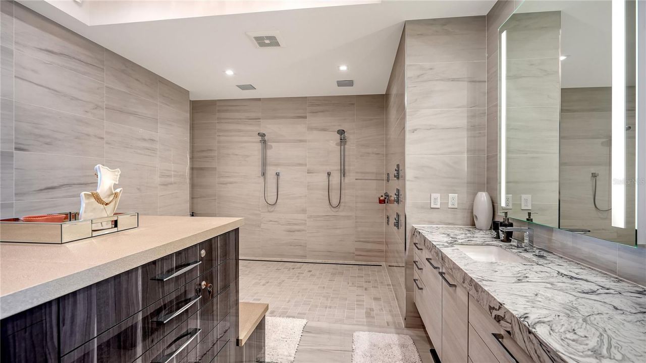 401 Quay  Commons, Unit 805, Sarasota, FL 34236 Photo