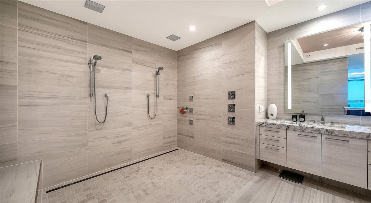 401 Quay  Commons, Unit 805, Sarasota, FL 34236 Photo