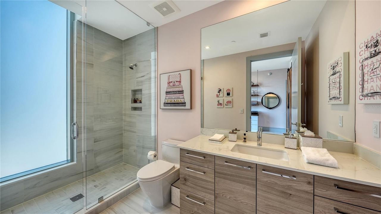 401 Quay  Commons, Unit 805, Sarasota, FL 34236 Photo