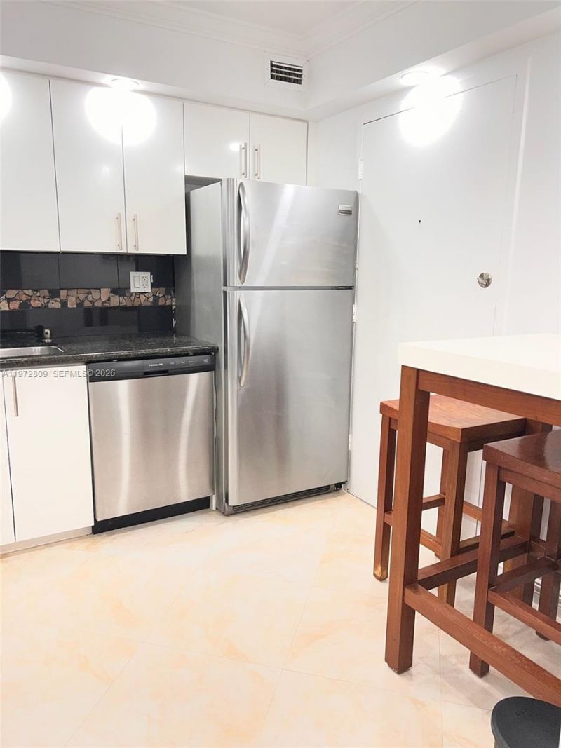 3180 S Ocean Dr, Unit 1418, Hallandale Beach, FL 33009 Photo